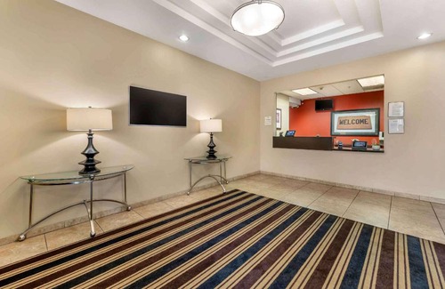 West Park Community Hotel | Cozy 4-Star Hotel with Spa and Pet-Friendly Amenities