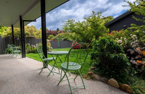 Bright Apartment | Stylish House Near Town Center - Guest Rated 9.8/10