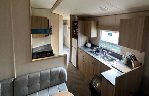 Louth House | Discover 27 Rickardos Holiday Lets with Breakfast & Kitchen