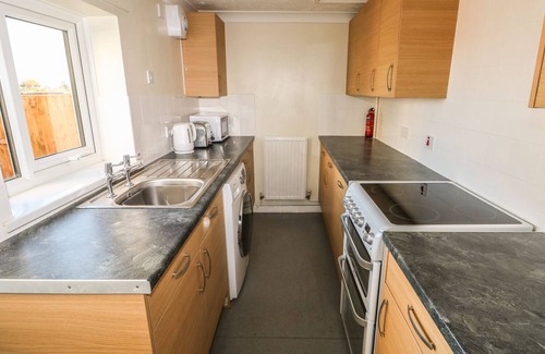 Irstead Cottage | Discover 27 Whitegates: Pet-Friendly Retreat in Ludham
