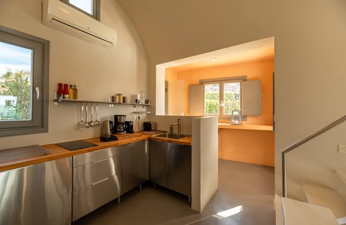 Oia Villa | Discover Oia's View House IV with Private Pool & Hot Tub