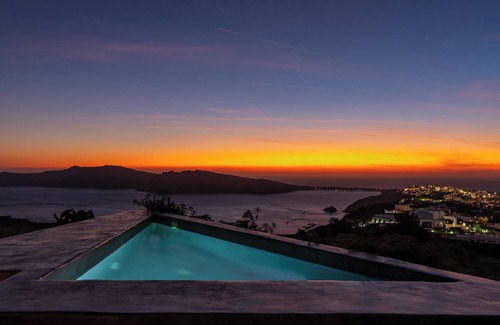 Oia Villa | Discover Oia's View House IV with Private Pool & Hot Tub