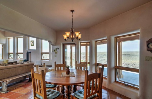 Taos House | Spacious 3-Bedroom Retreat with Lake & Mountain Views