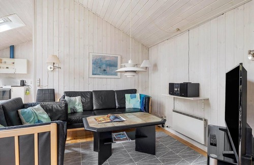 Pedersker House | 2720 Nexø - Strandmølleskoven 15
