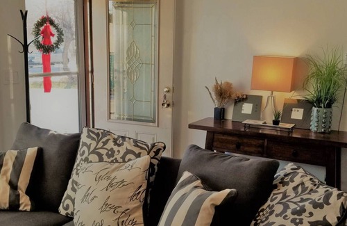 Klamath Falls House | Extended Stay with HDTV & BBQ Patio at Keuri Smarthouse