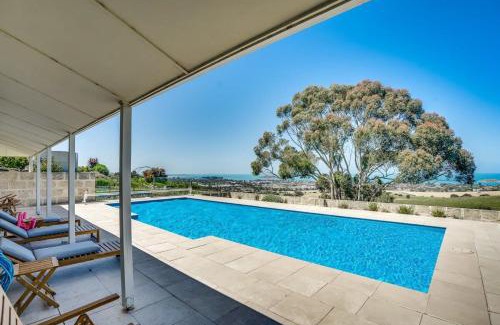 Waitpinga House | Pet-Friendly Glenbeigh Retreat with Pool Near Waitpinga Beach