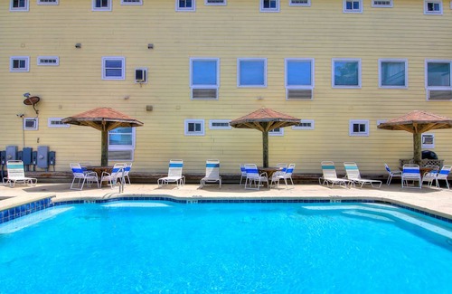 Tezu Condo | Cozy Condo Retreat for 2 - Pet Friendly & Well Rated