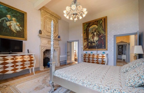 Saint-Pey-de-Castets Other | Experience 280 Years of History with Top-Rated Amenities