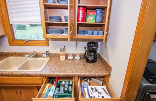 Springfield House | Relax at the Summit: Family-Friendly 3-Bedroom Retreat