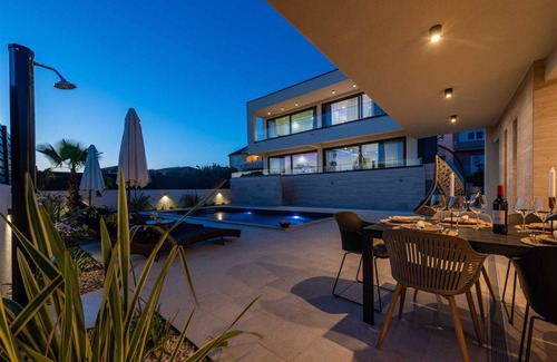 Bibinje Villa | 284 m² Villa ∙ 4 bedrooms ∙ 8 guests