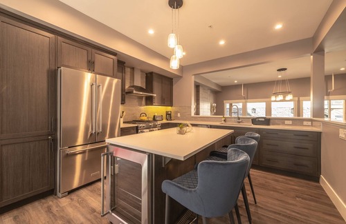 Canmore House | Mountain View Townhouse #11: Spacious Retreat with Pool & Spa