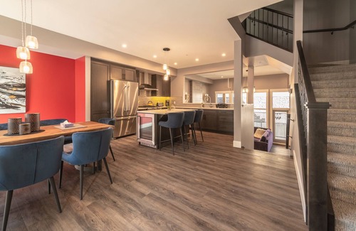 Canmore House | Mountain View Townhouse #11: Spacious Retreat with Pool & Spa