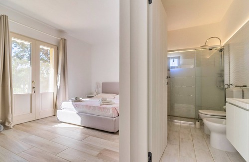 Giorgilorio Bed & Breakfast | Garden View Retreat Near the Sea with Breakfast Included