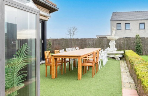 Middelkerke Villa | Spacious 6-Bedroom Villa for 18 Guests with Kitchen