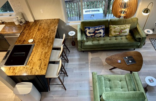 Kodiak Cabin | Experience The Shoreline Cabin: An Authentic Alaskan Retreat