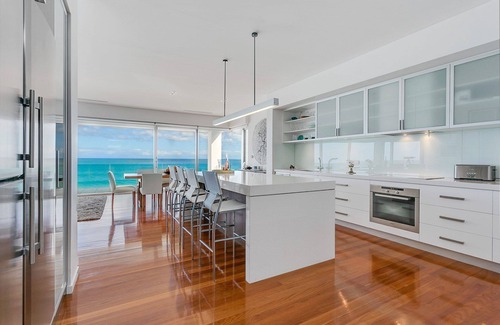 Port Elliot House | Beachfront Bliss at 29 Barbara - Ocean View & Child Friendly