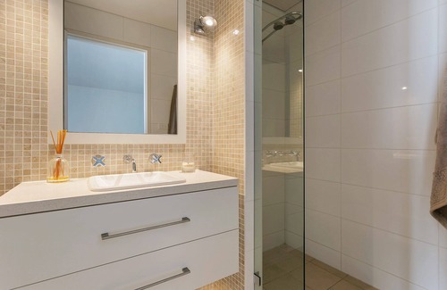 Port Elliot House | Beachfront Bliss at 29 Barbara - Ocean View & Child Friendly