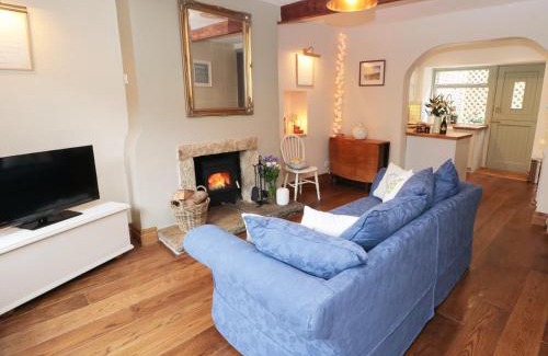 Haworth House | Inviting Stays at 29 Main Street: Pet & Child Friendly!