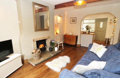 Haworth House | Inviting Stays at 29 Main Street: Pet & Child Friendly!