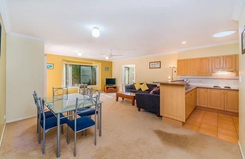 Yamba Apartment | Pet-Friendly 29 Oceania Cottage with Enclosed Backyard