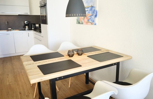 Sierksdorf Apartment | Beachfront Escape: Modern Baltic Sea View & Pool Access