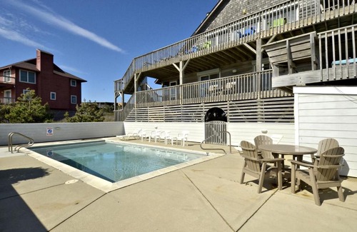 Duck House | Relaxing Oceanfront Retreat: Lighthouse by Resort Realty