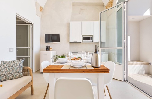 San Foca Apartment | Discover Palma Residence: Family-Friendly with Pool & Breakfast