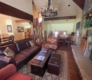 Eagle-Vail House | 294-E Larkspur Lane
