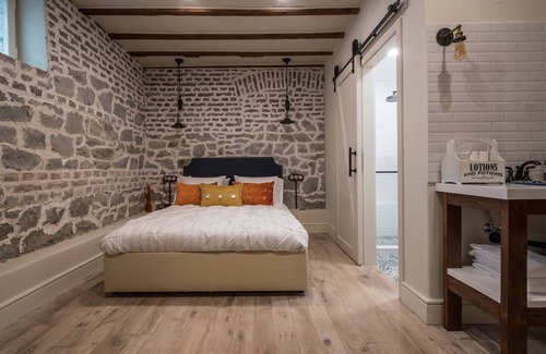 Plovdiv Center House | Top-Rated 29A Guesthouse with Breakfast & Family Amenities