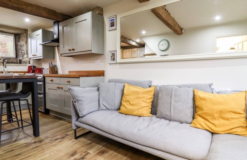 Wadsworth Cottage | 2A Chiserley Stile
