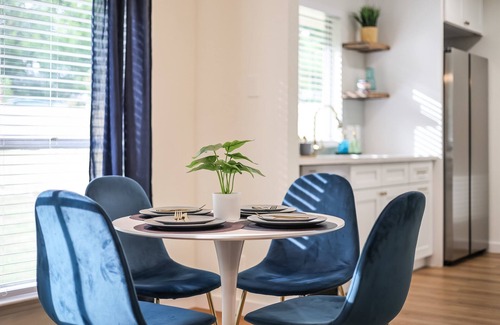 McNeil House | Cozy Modern Retreat Near The Domain, Pet Friendly Amenities