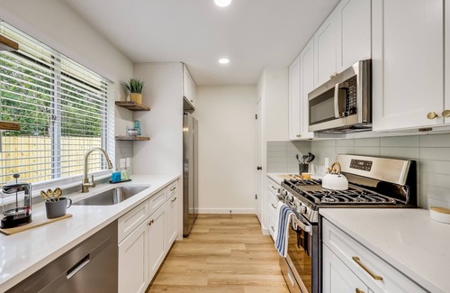 McNeil House | Cozy Modern Retreat Near The Domain, Pet Friendly Amenities