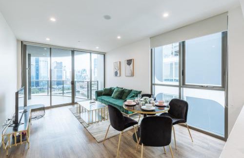 South Brisbane Apartment | City View 2B Apartment - Rated 10/10 by Guests!