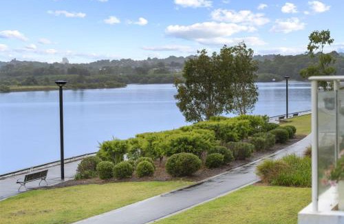 Rhodes Apartment | Serene 2B APT with Waterfront Views & Family-Friendly Amenities