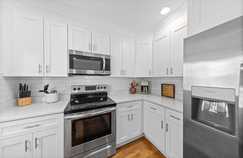 Charlotte House | Top-Rated Queen Bee Suite with Inviting Patio & Breakfast