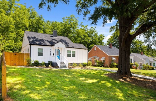 Charlotte House | Top-Rated Queen Bee Suite with Inviting Patio & Breakfast