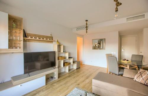 Bellas Vistas Apartment | Modern 4-Star Apartment in Santiago Bernabéu Business District