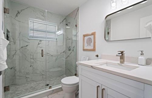 Largo Apartment | Relaxing 2b2b Duplex Just 10 Minutes from the Beach