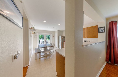 Austin House | Pet-Friendly 2B2B Home with Backyard in South Austin
