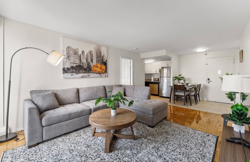North Brookline Apartment | 2bd/1.5ba Next to BU 8367