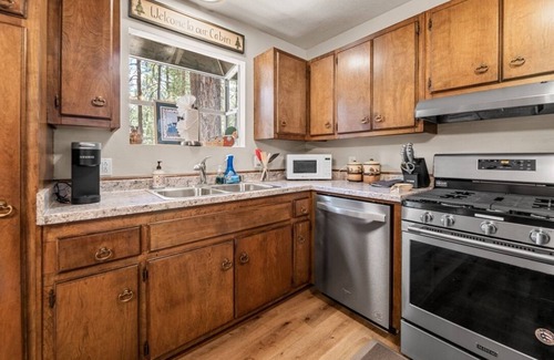 Summit Estates Apartment | Ideal 2BD Apt Steps from Snow Summit with Lake Views