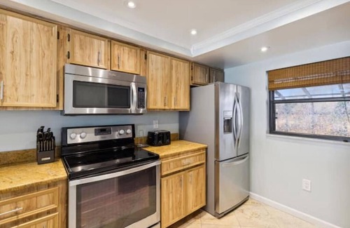 Cocoa Beach Condo | Cozy Cocoa Beach Oceanfront Retreat with Pool & Spa