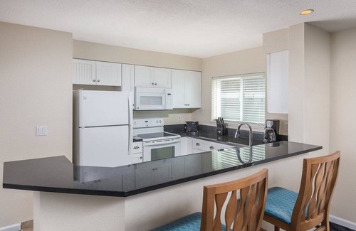 Depoe Bay Condo | Ocean Front Whale Watching Retreat with Pool and Spa