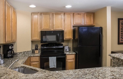 Survey Creek Resort | Immaculate 2BD/2BTH Condo with Pool at Pompano Beach