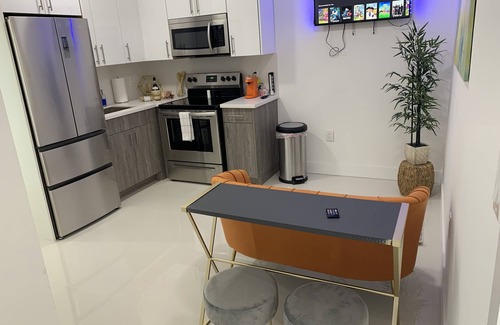 Liberty City Apartment | Charming 2BD Apartment near Wynwood & Design District
