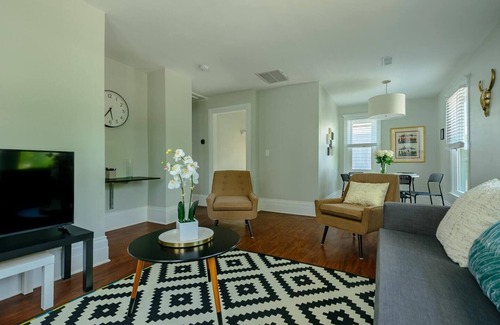 Detroit Apartment | Family-Friendly 2bd West Village Apt: Eat, Drink, Enjoy!