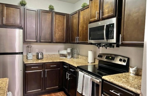 Ocoee Apartment | Scenic 2BD Apartment with Lake Views and Resort Pool