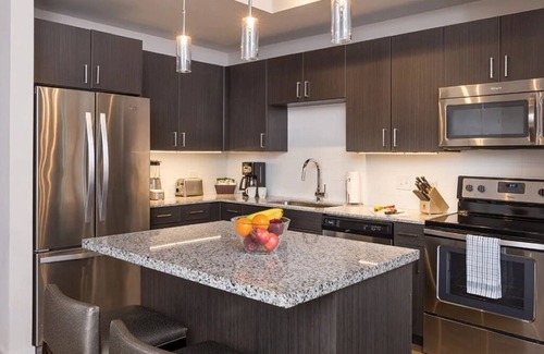 West End Condo | Modern Austin Retreat with Rooftop Pool & Family-Friendly Perks