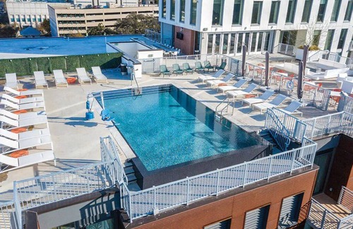 West End Condo | Modern Austin Retreat with Rooftop Pool & Family-Friendly Perks
