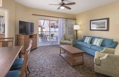Table Rock Hotel | Relaxing 2BD Branson Retreat with Pools and Gym Access